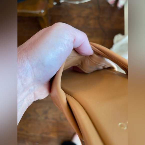 Tan Vince Camuto slides - Picture 7 of 10